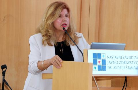 3.	Prof. dr. sc. prim. Jasmina Vraneš, ispred NZJZ AŠ i Hrvatskog društva za kliničku mikrobiologiju organizatora simpozija